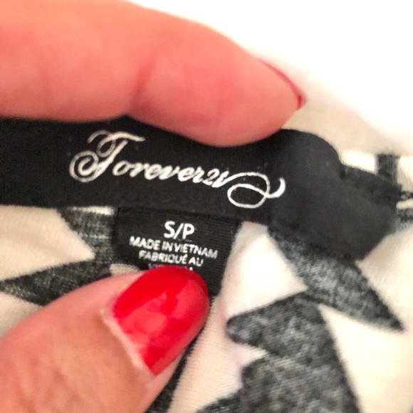 Forever 21 Black White Aztec Print Button Tank Top - Picture 5 of 6